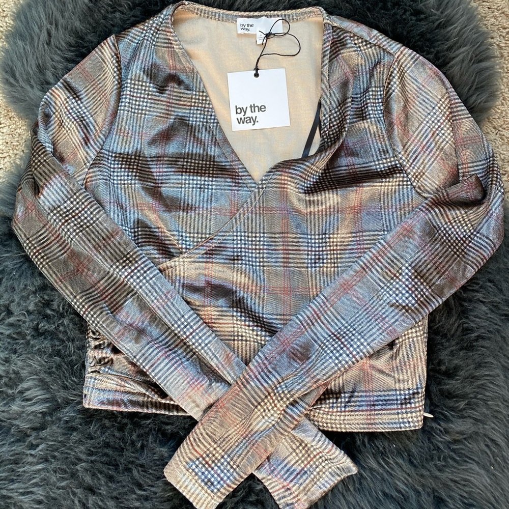 Cross body long sleeve crop top